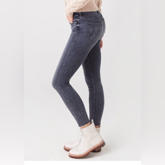 Mother Denim The Stunner Zip Ankle Step Fray jeans size 26 - Picture 3 of 13